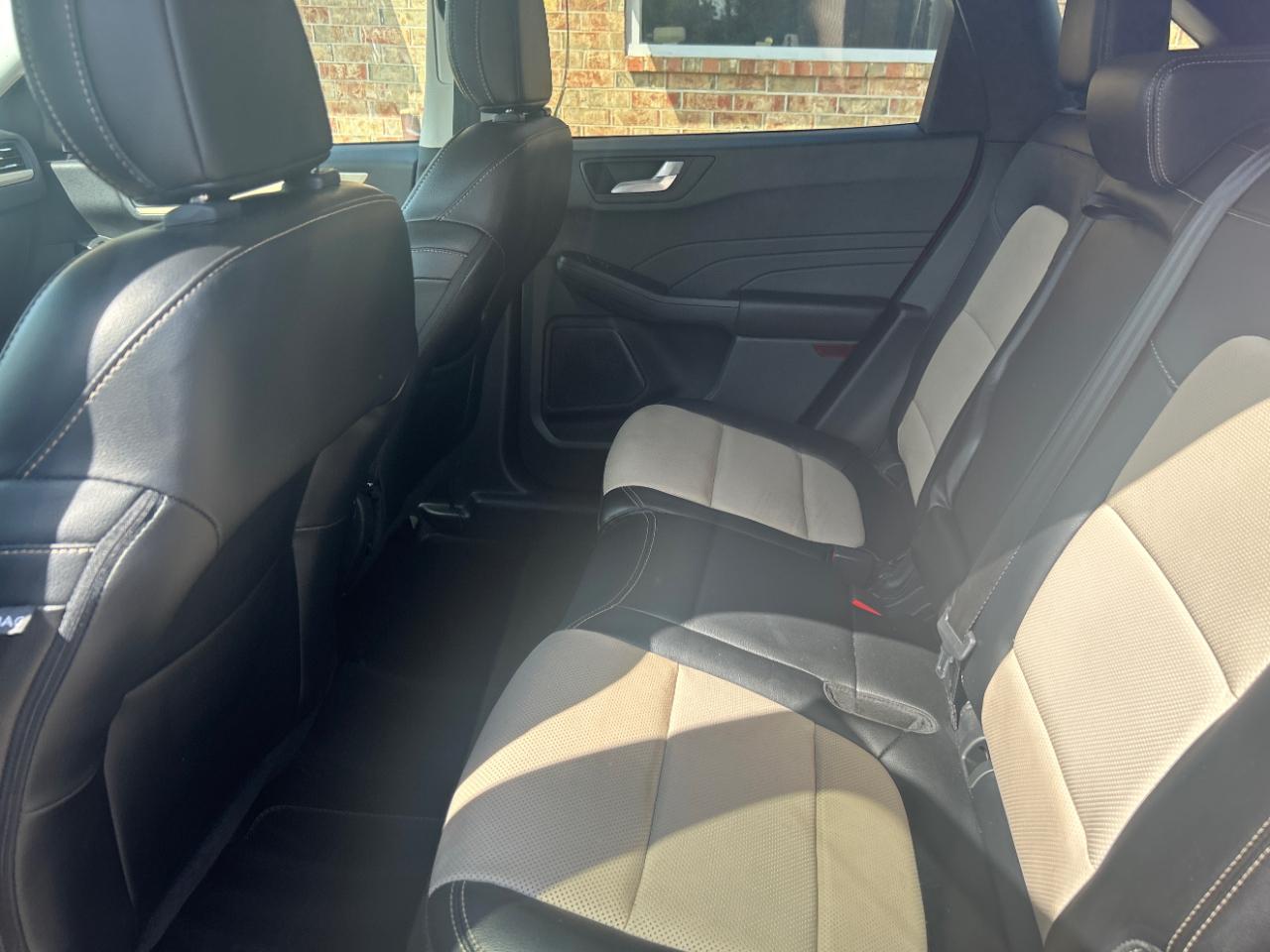 Ford Escape Titanium Hybrid FWD 2021