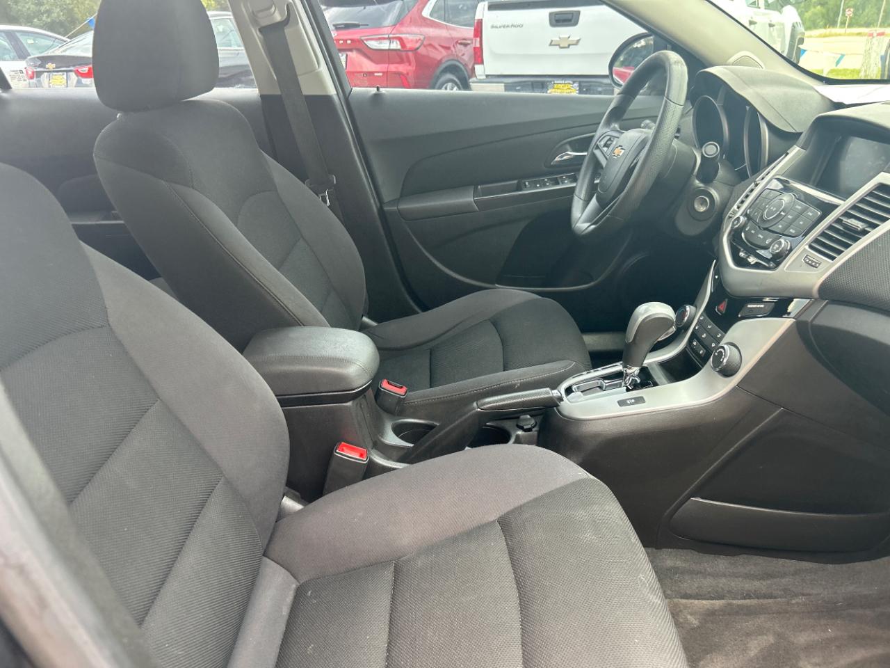 Chevrolet Cruze Limited 4dr Sdn Auto LT w/1LT 2016