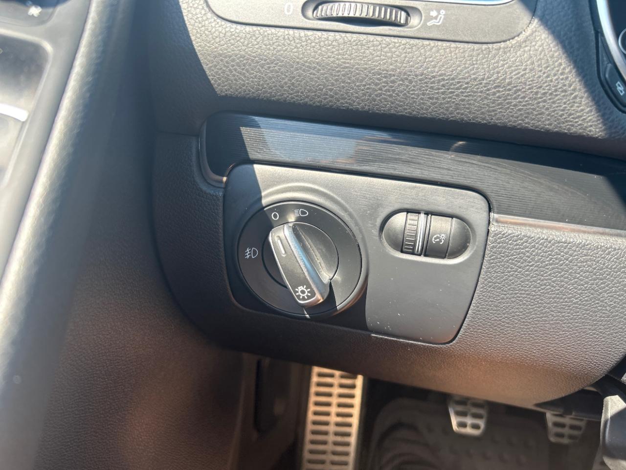 Volkswagen GTI 4dr HB Man 2011