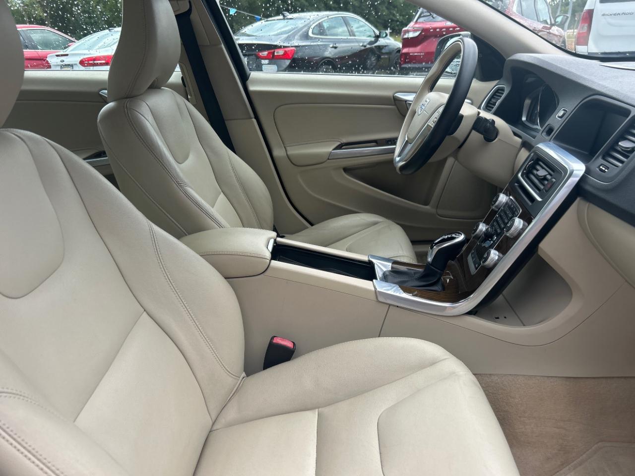 Volvo S60 4dr Sdn T5 Drive-E Premier FWD 2016