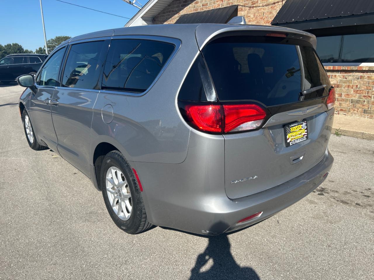 Chrysler Pacifica Touring FWD 2017