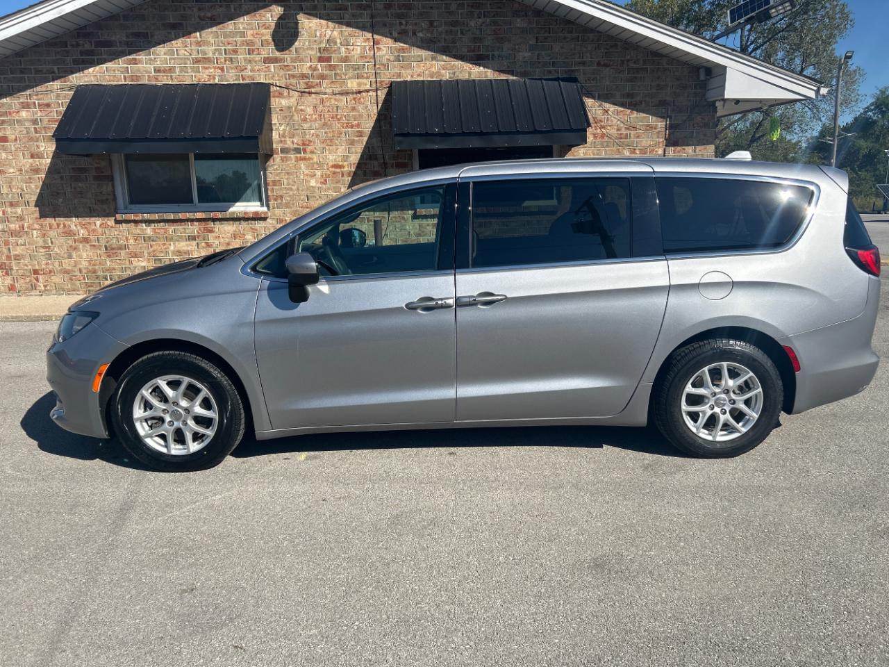 Chrysler Pacifica Touring FWD 2017