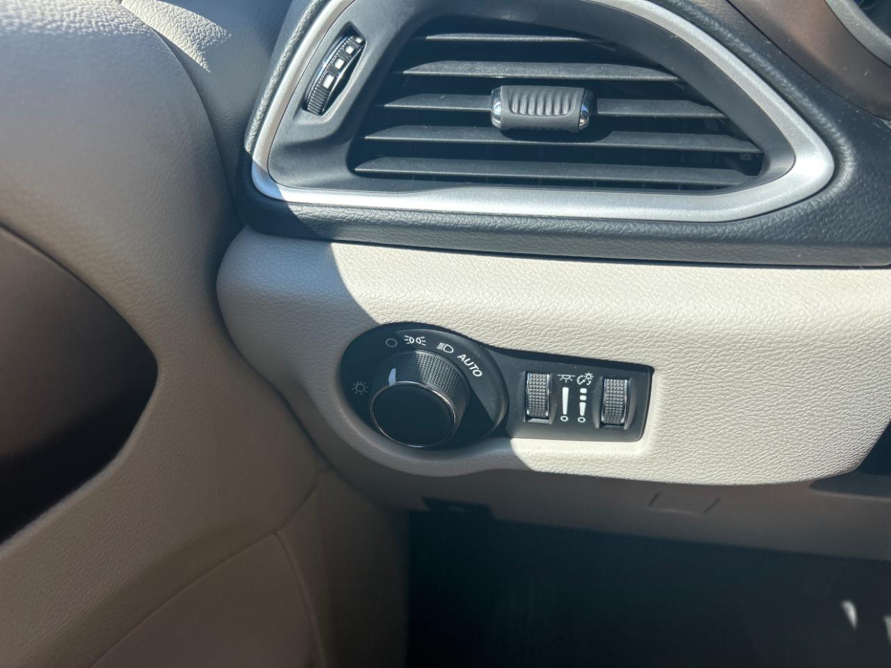 Chrysler Pacifica Touring FWD 2017