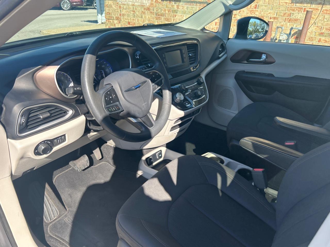Chrysler Pacifica Touring FWD 2017