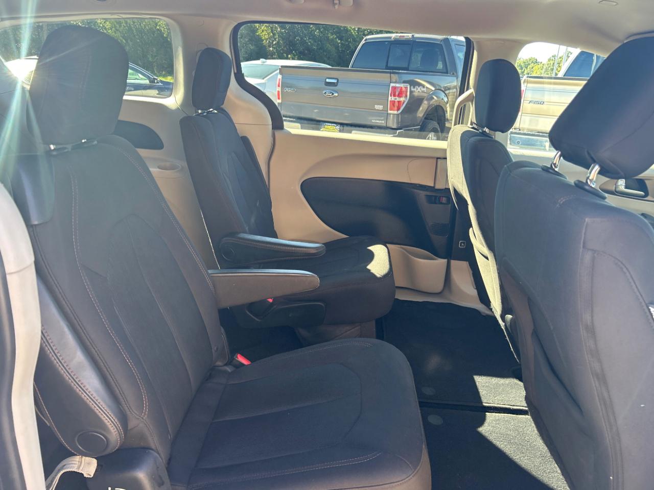 Chrysler Pacifica Touring FWD 2017