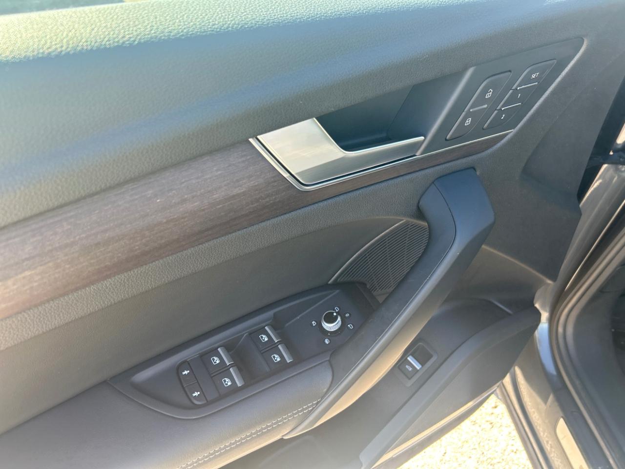 Audi Q5 Premium Plus 45 TFSI quattro 2021