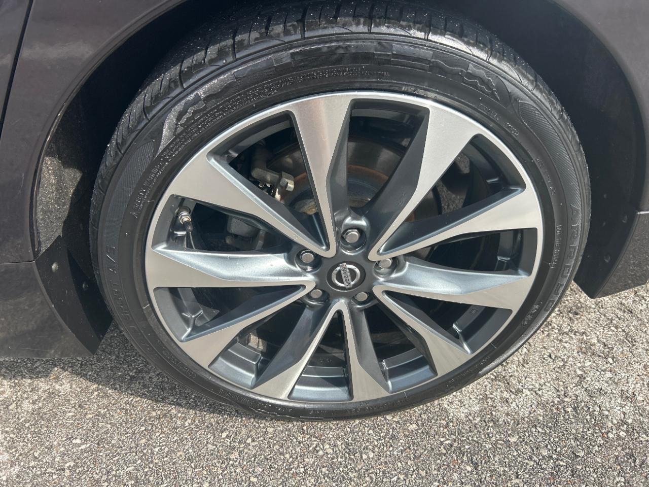 Nissan Maxima 4dr Sdn 3.5 SR 2016
