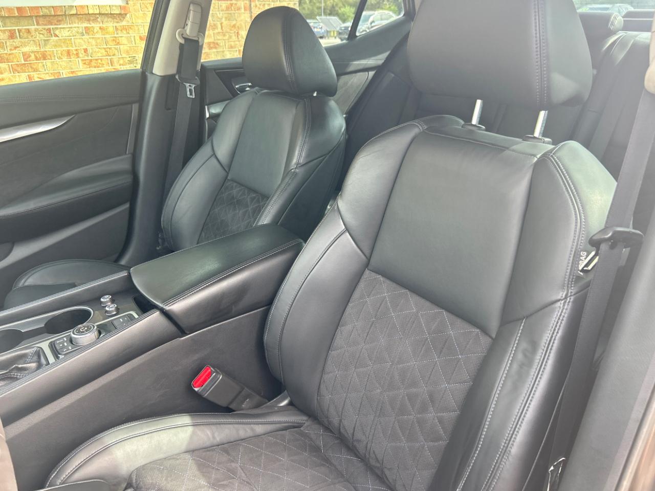 Nissan Maxima 4dr Sdn 3.5 SR 2016