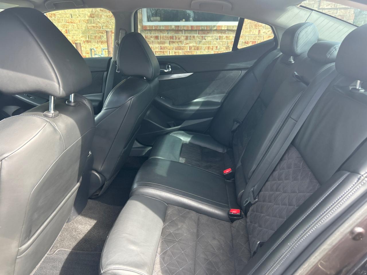 Nissan Maxima 4dr Sdn 3.5 SR 2016