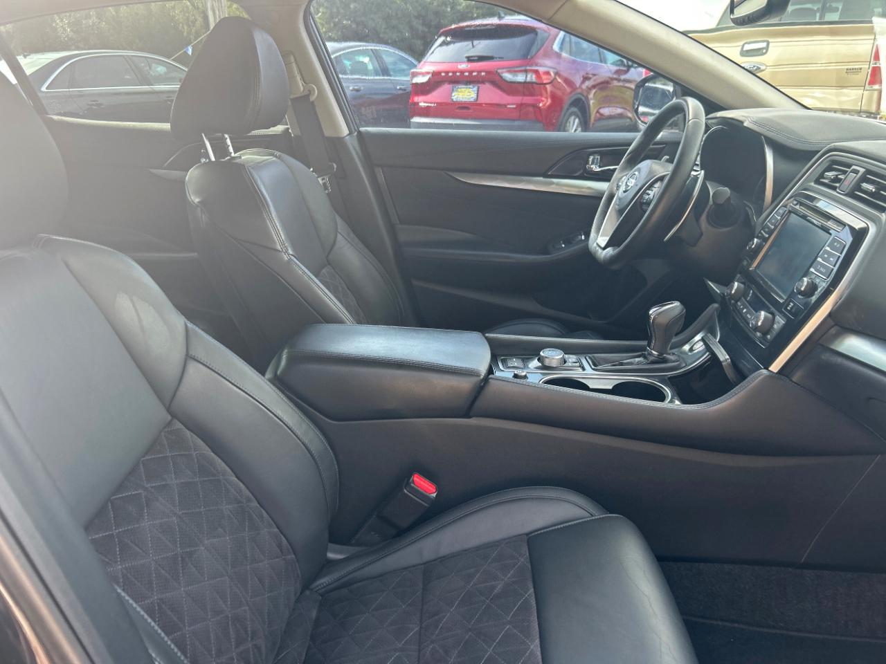Nissan Maxima 4dr Sdn 3.5 SR 2016