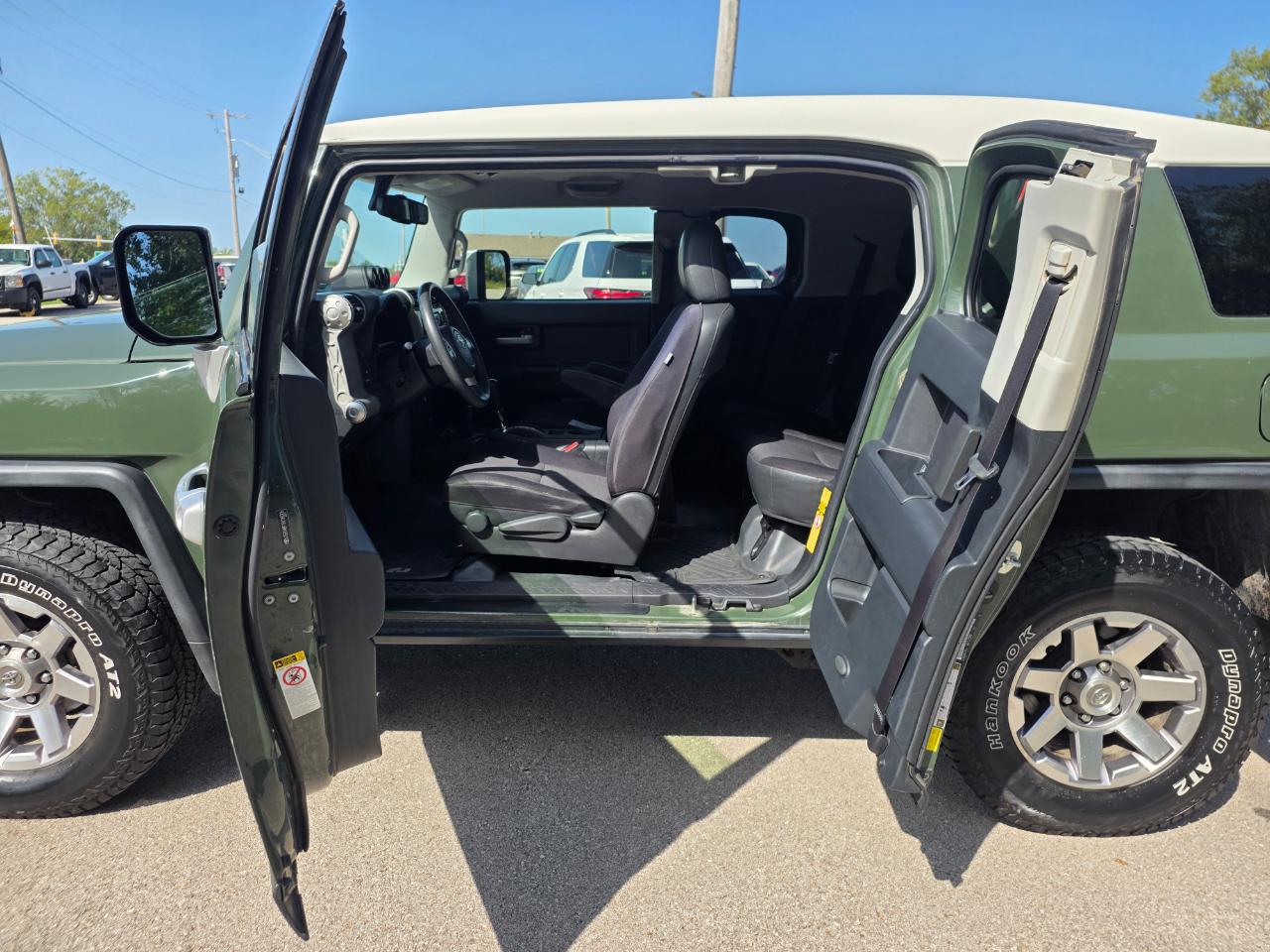 Toyota FJ Cruiser 4WD 4dr Auto (Natl) 2014