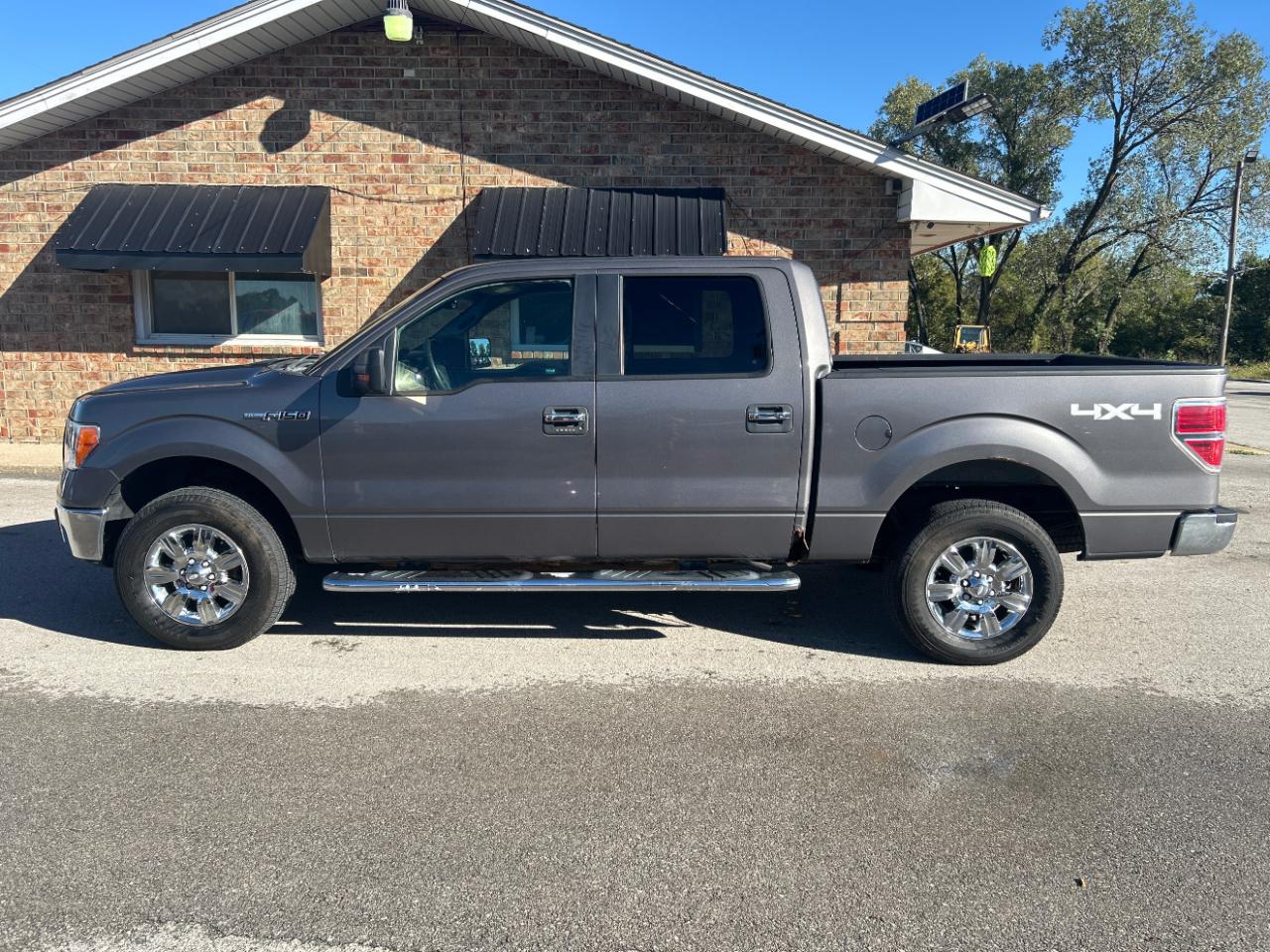 Ford F-150 4WD SuperCrew 145" XL 2011