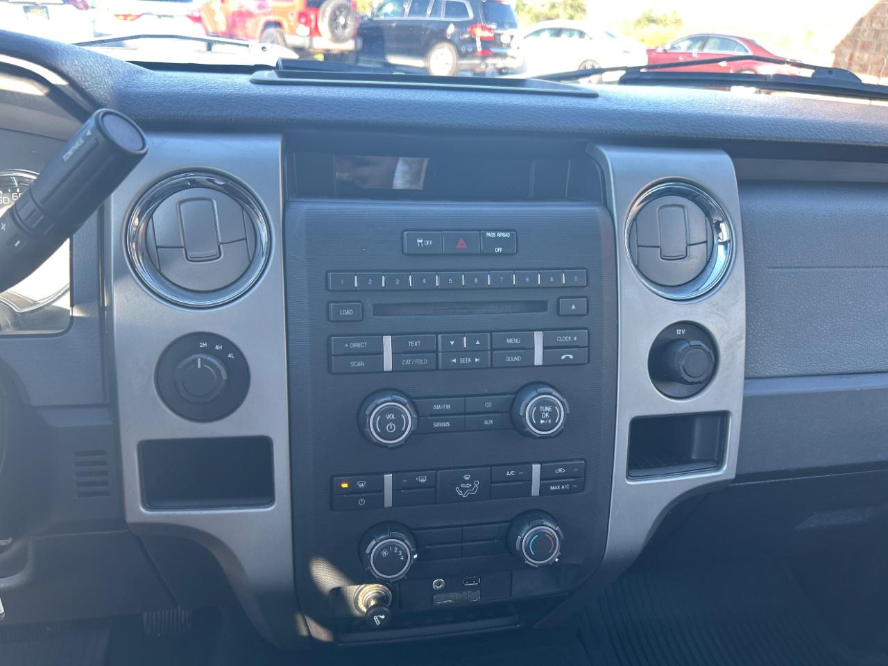 Ford F-150 4WD SuperCrew 145" XL 2011