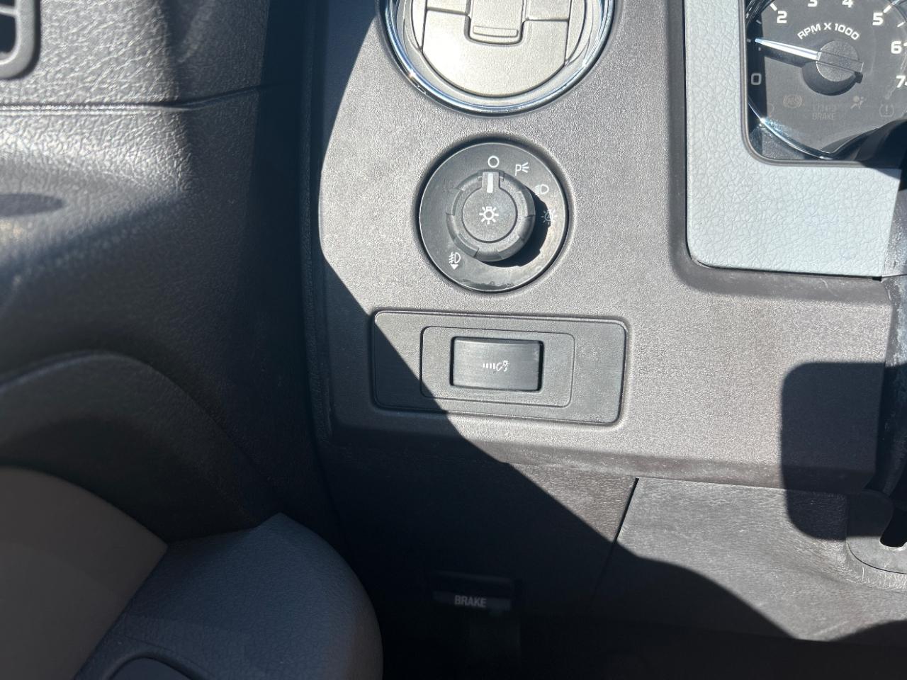 Ford F-150 4WD SuperCrew 145" XL 2011