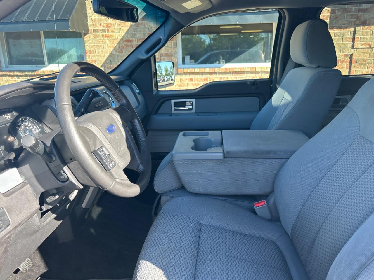 Ford F-150 4WD SuperCrew 145" XL 2011