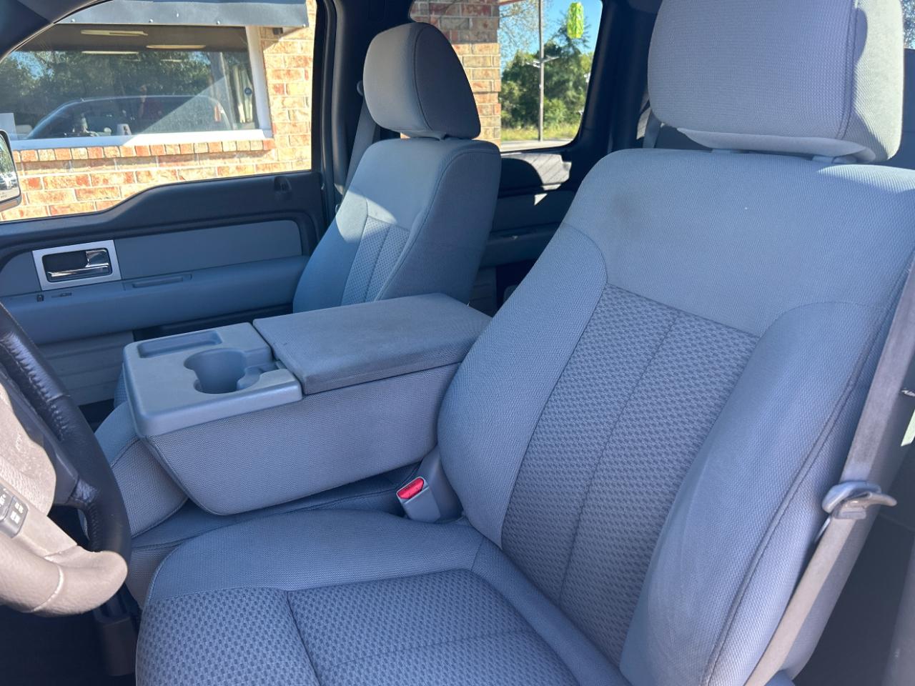 Ford F-150 4WD SuperCrew 145" XL 2011