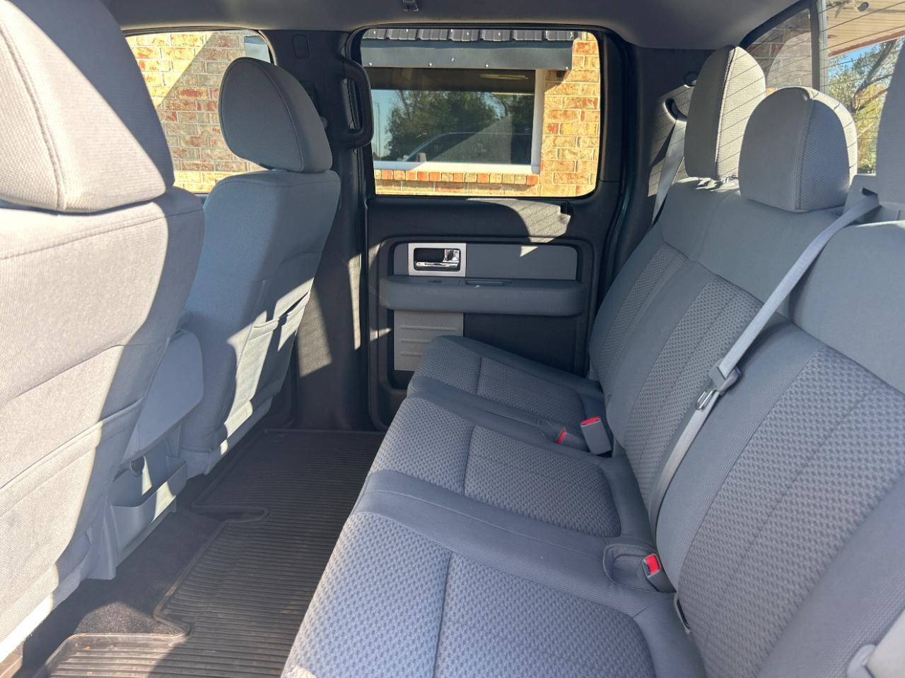 Ford F-150 4WD SuperCrew 145" XL 2011