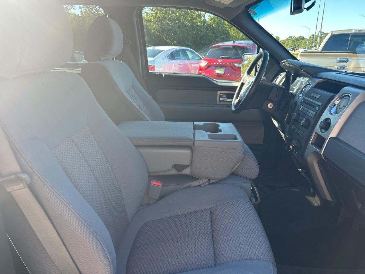 Ford F-150 4WD SuperCrew 145" XL 2011