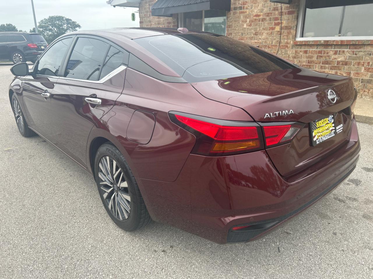 Nissan Altima photo 9