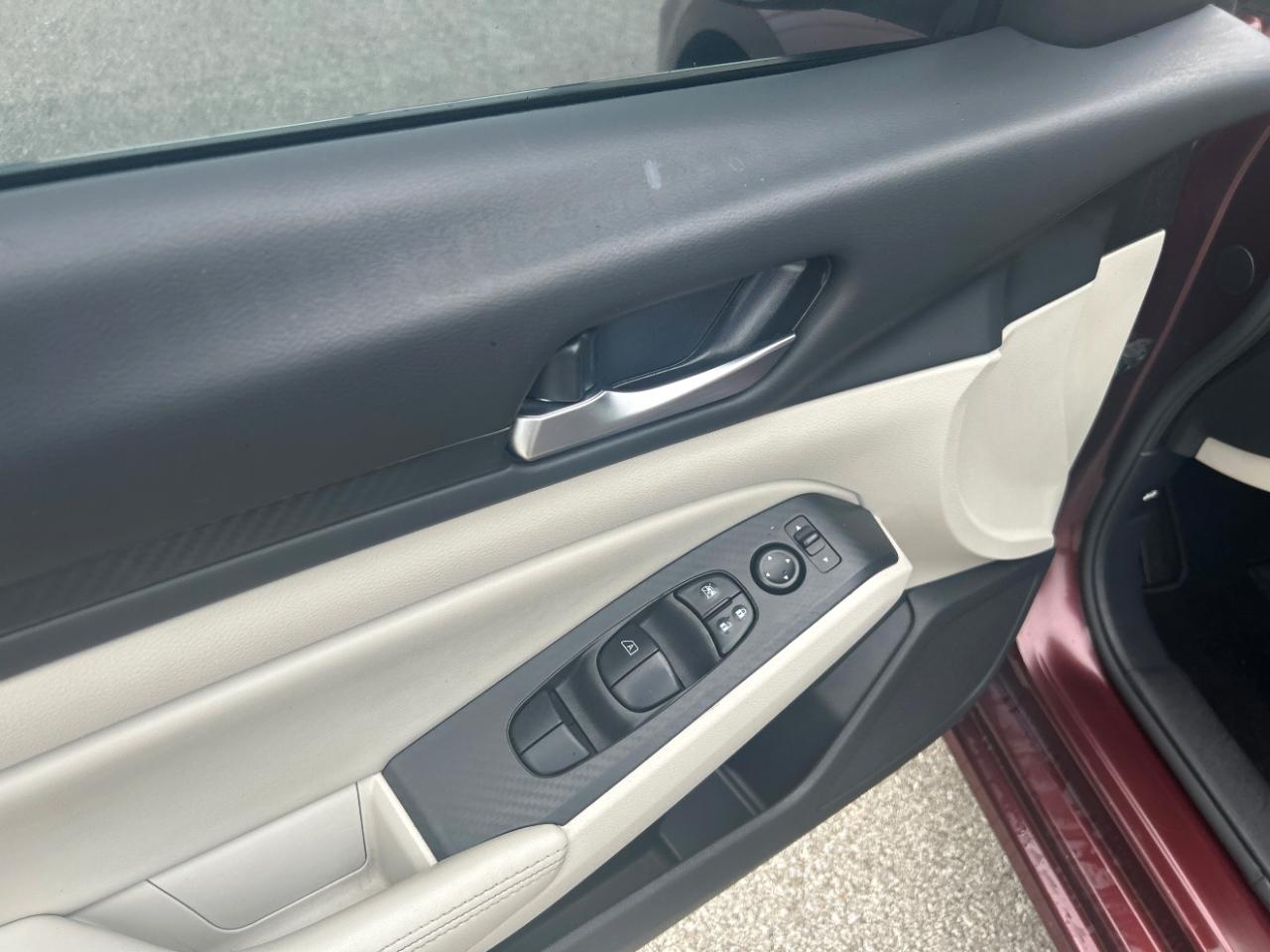 Nissan Altima photo 12