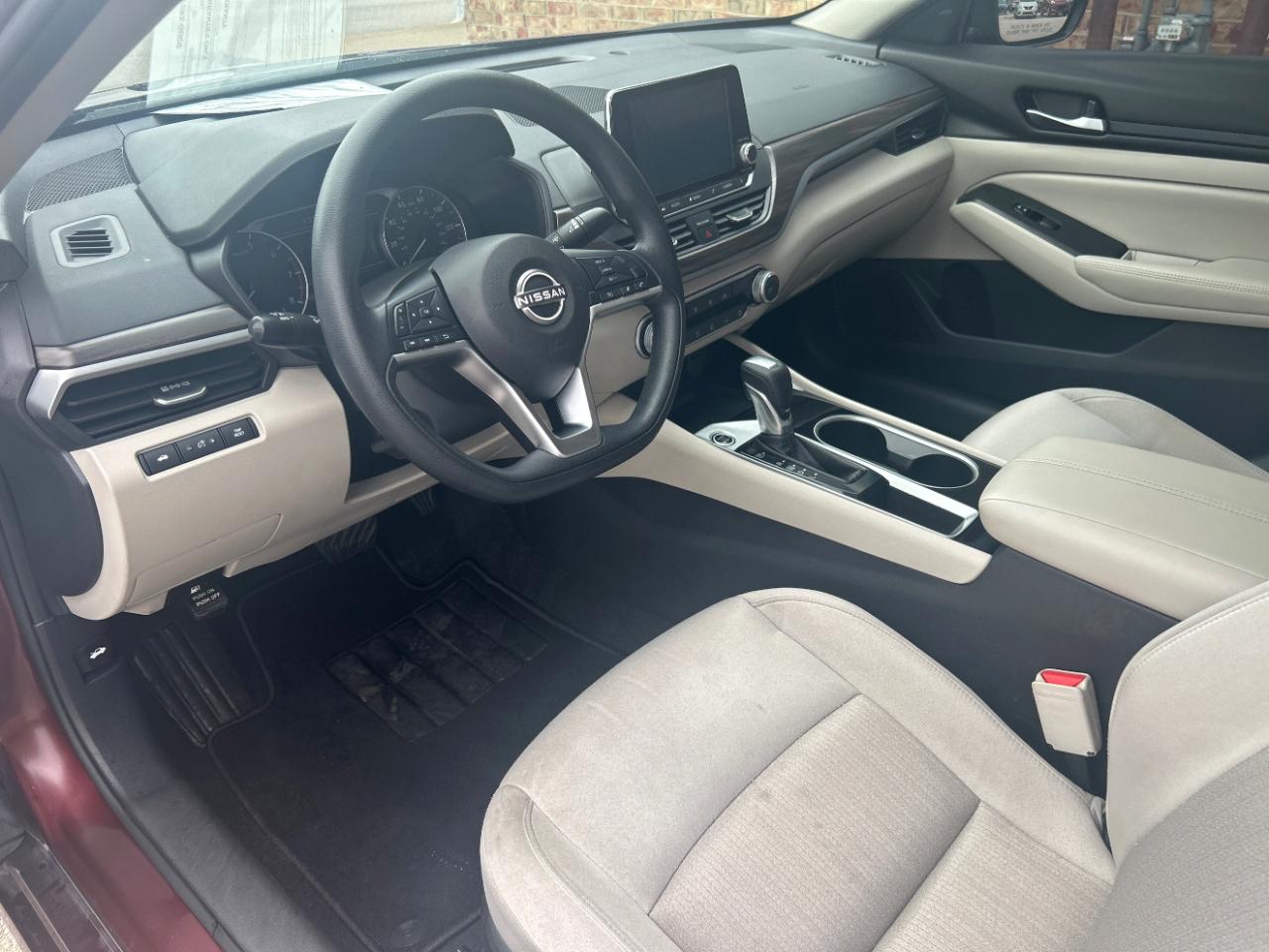 Nissan Altima photo 17