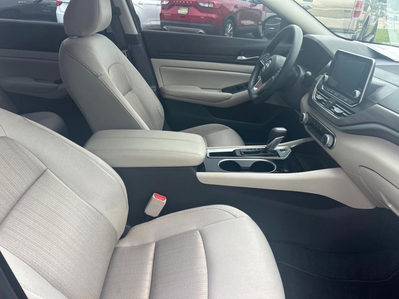 Nissan Altima photo 23