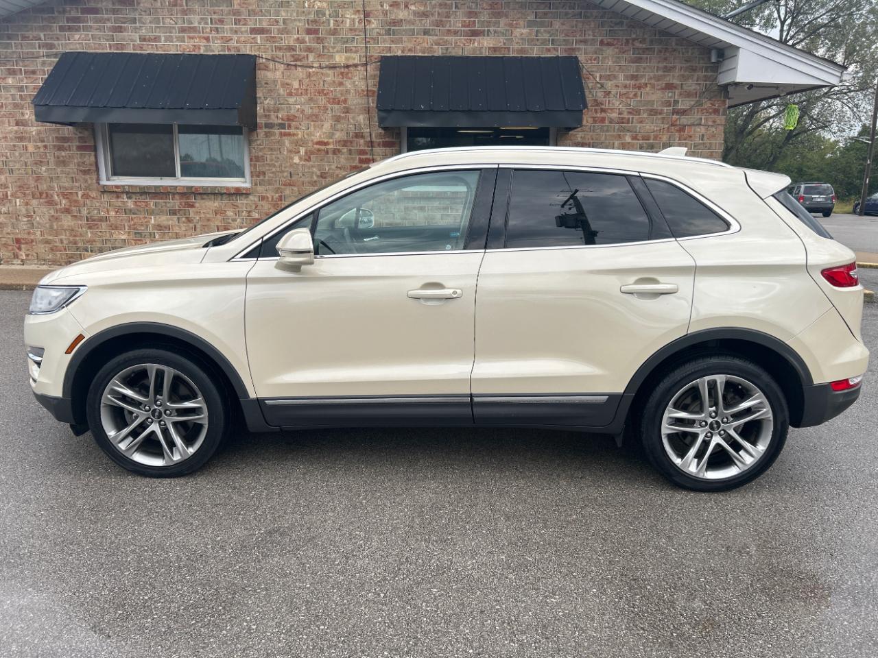 Lincoln MKC photo 10