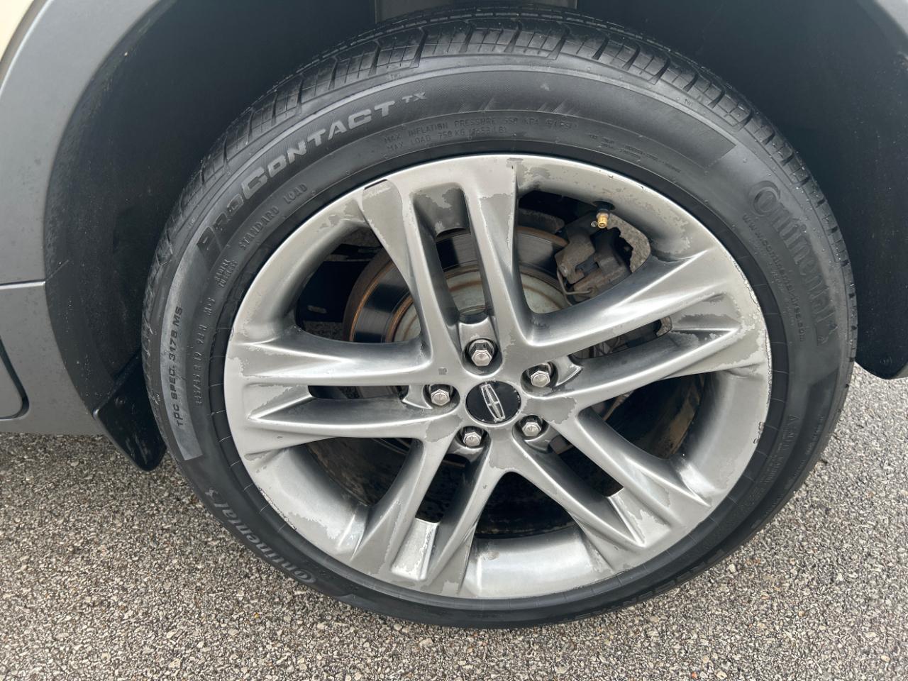 Lincoln MKC photo 11