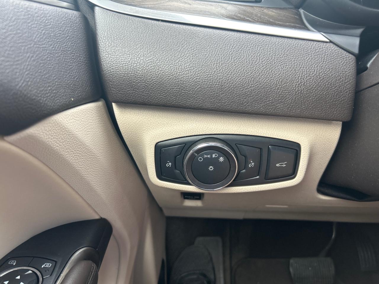 Lincoln MKC photo 17