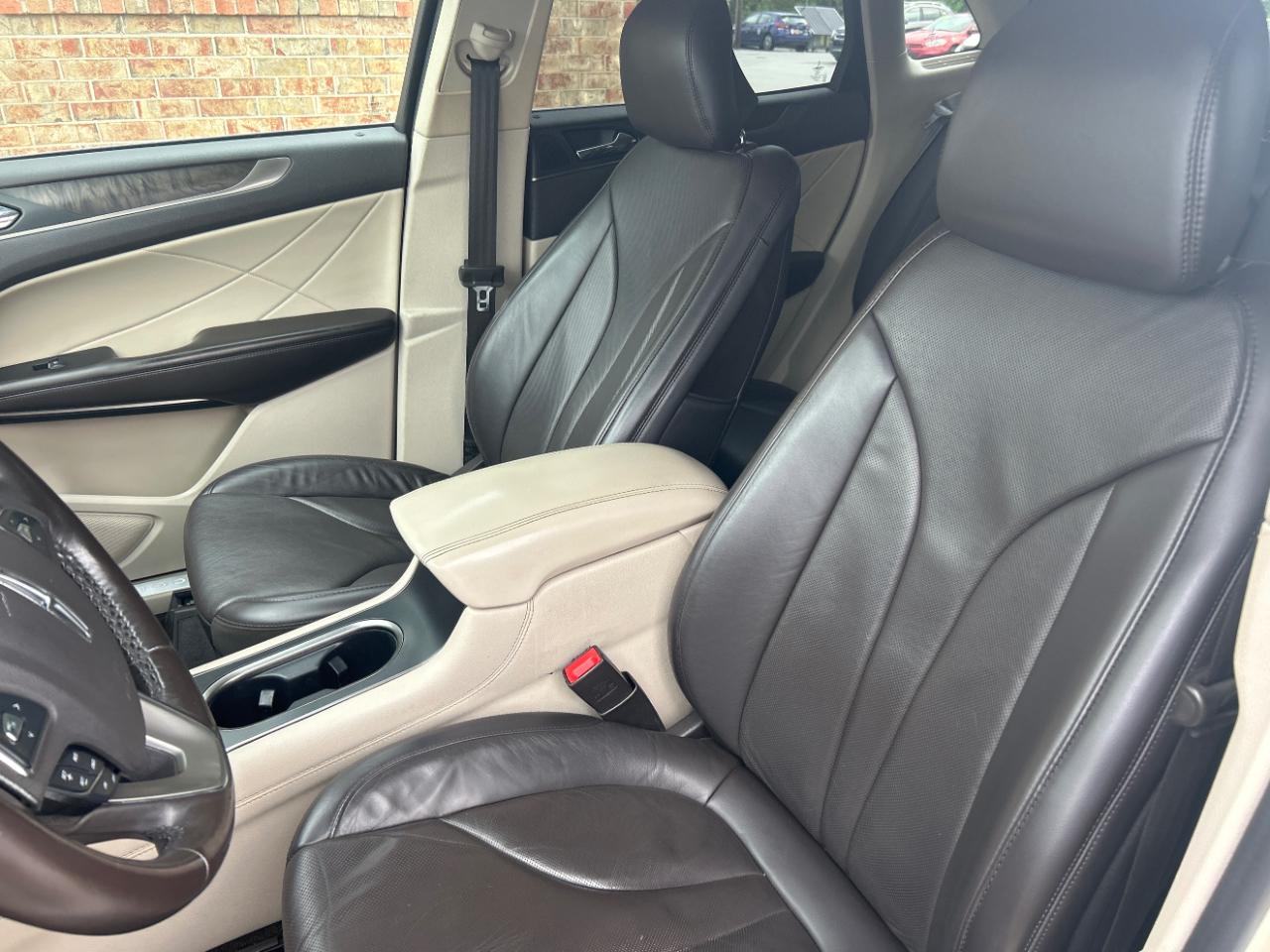 Lincoln MKC photo 20