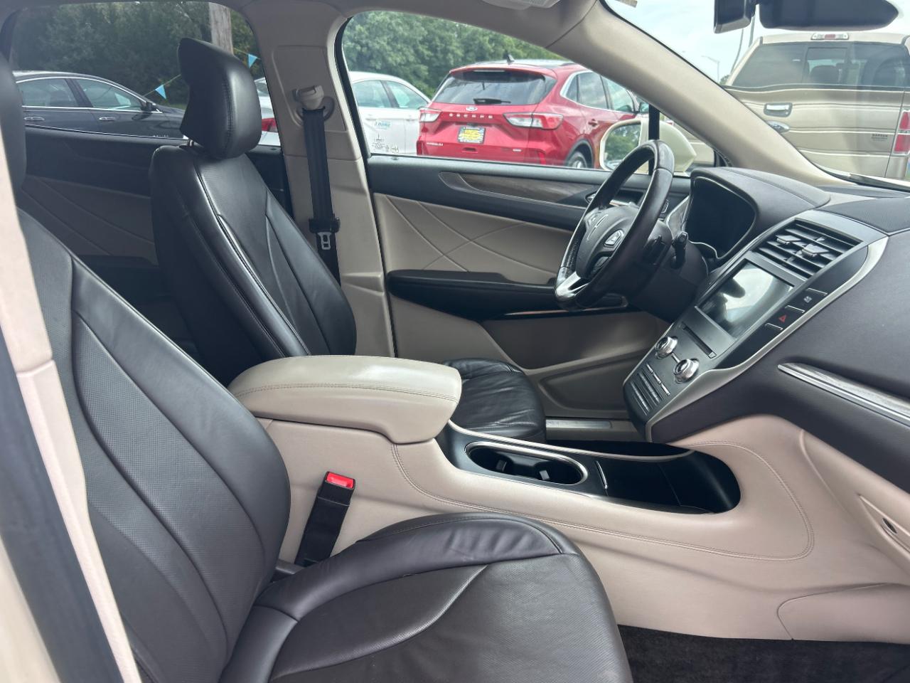Lincoln MKC photo 26