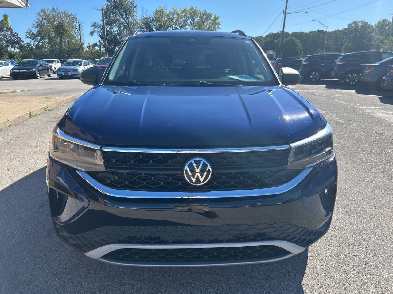 Volkswagen Taos photo 2