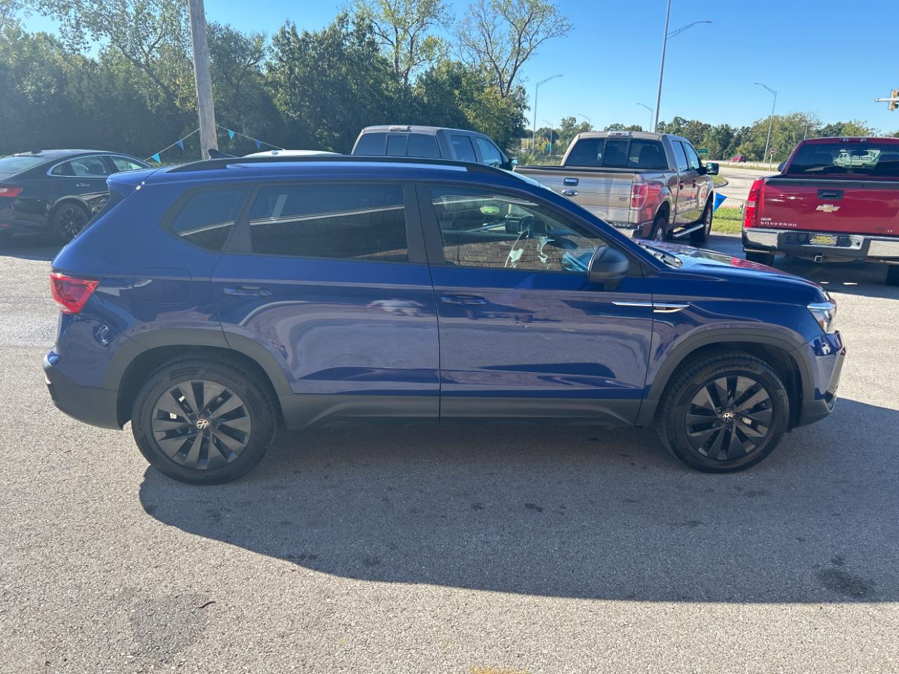 Volkswagen Taos photo 4