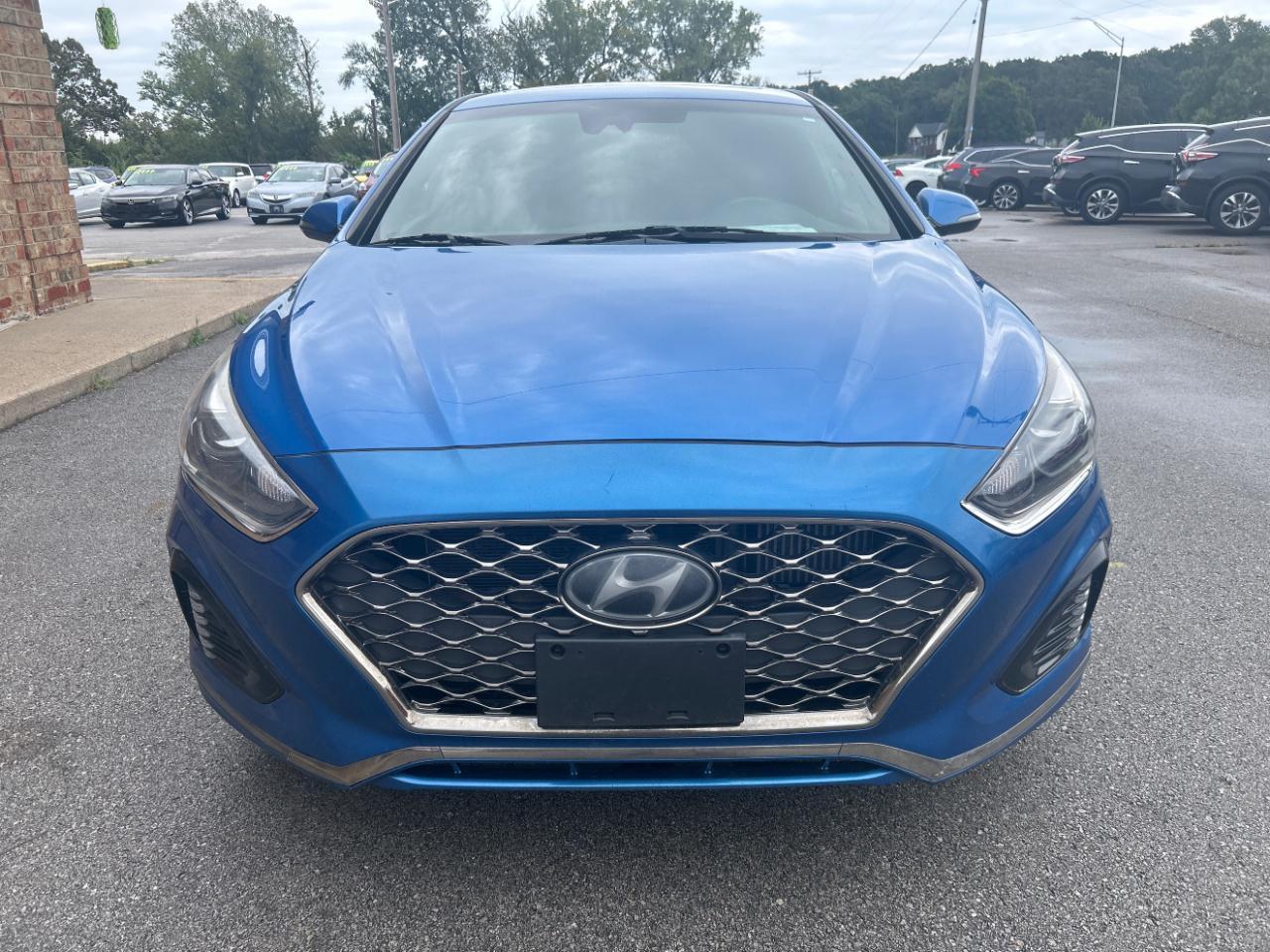 Hyundai Sonata photo 2