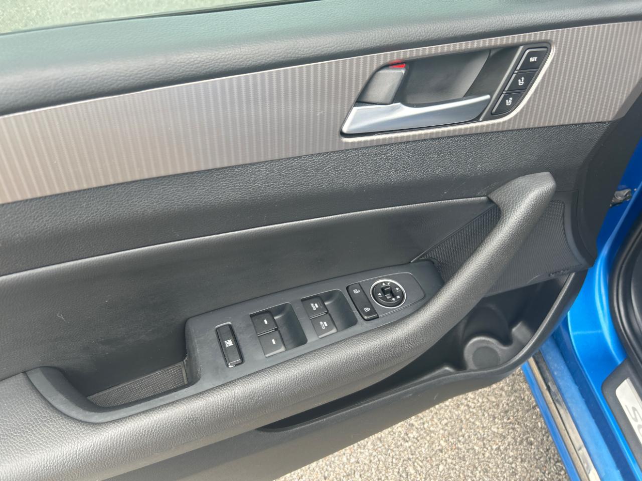 Hyundai Sonata photo 12