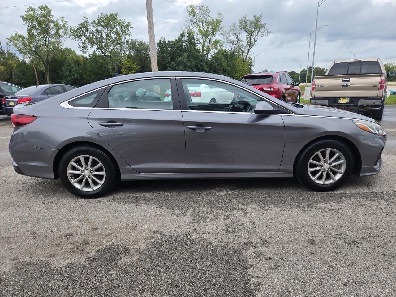 Hyundai Sonata photo 4