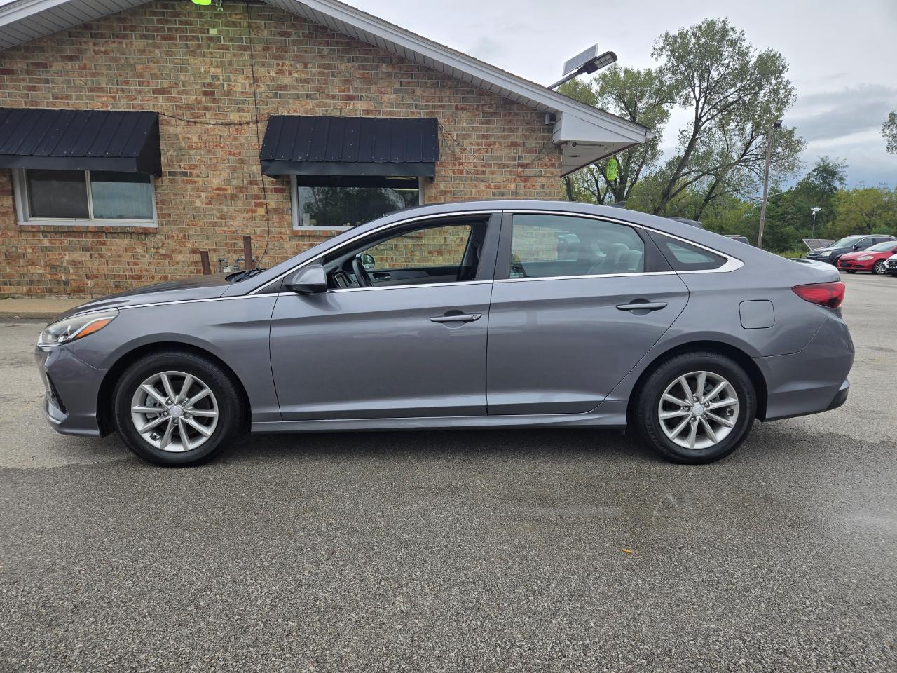 Hyundai Sonata photo 8