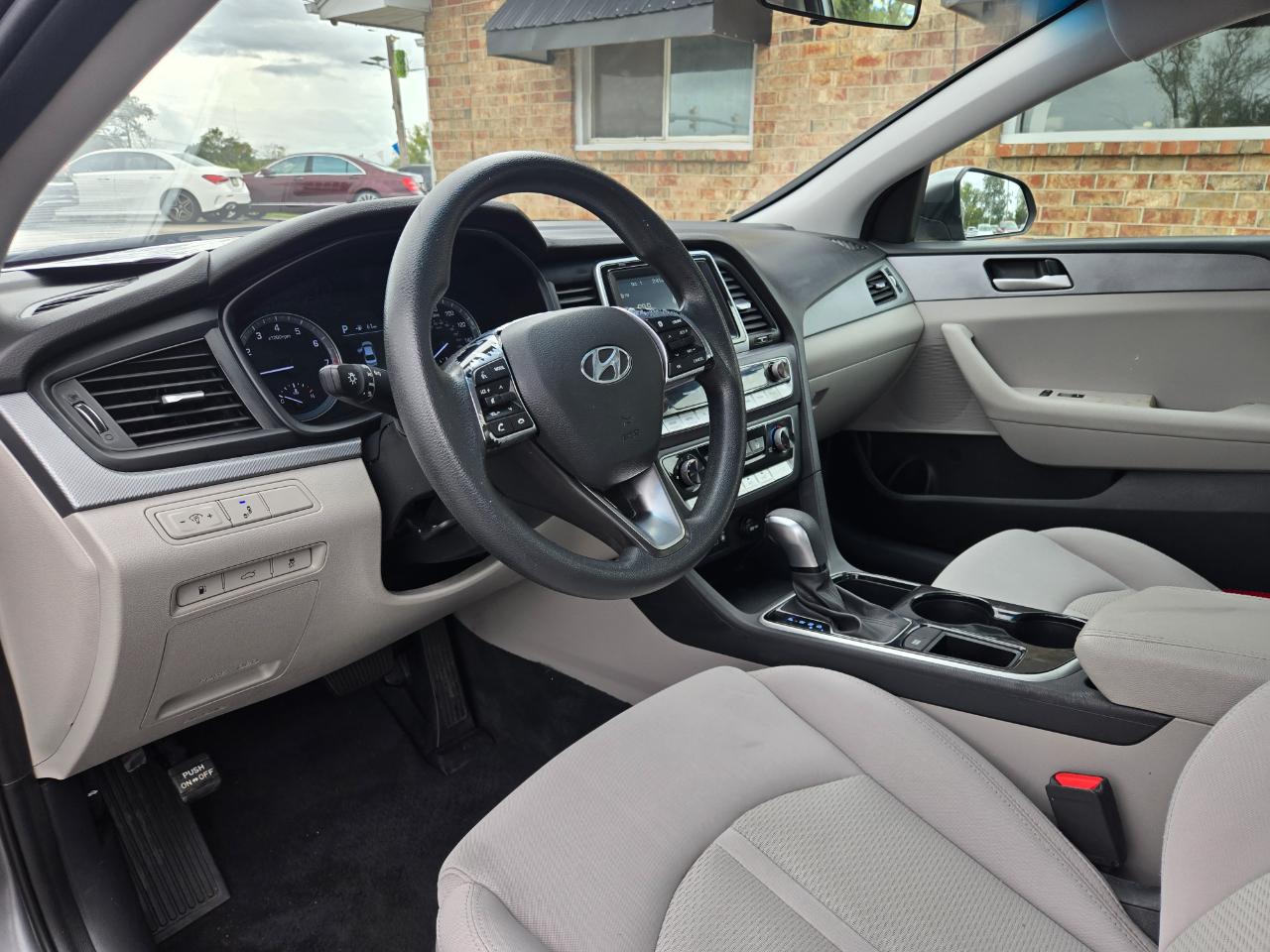 Hyundai Sonata photo 18