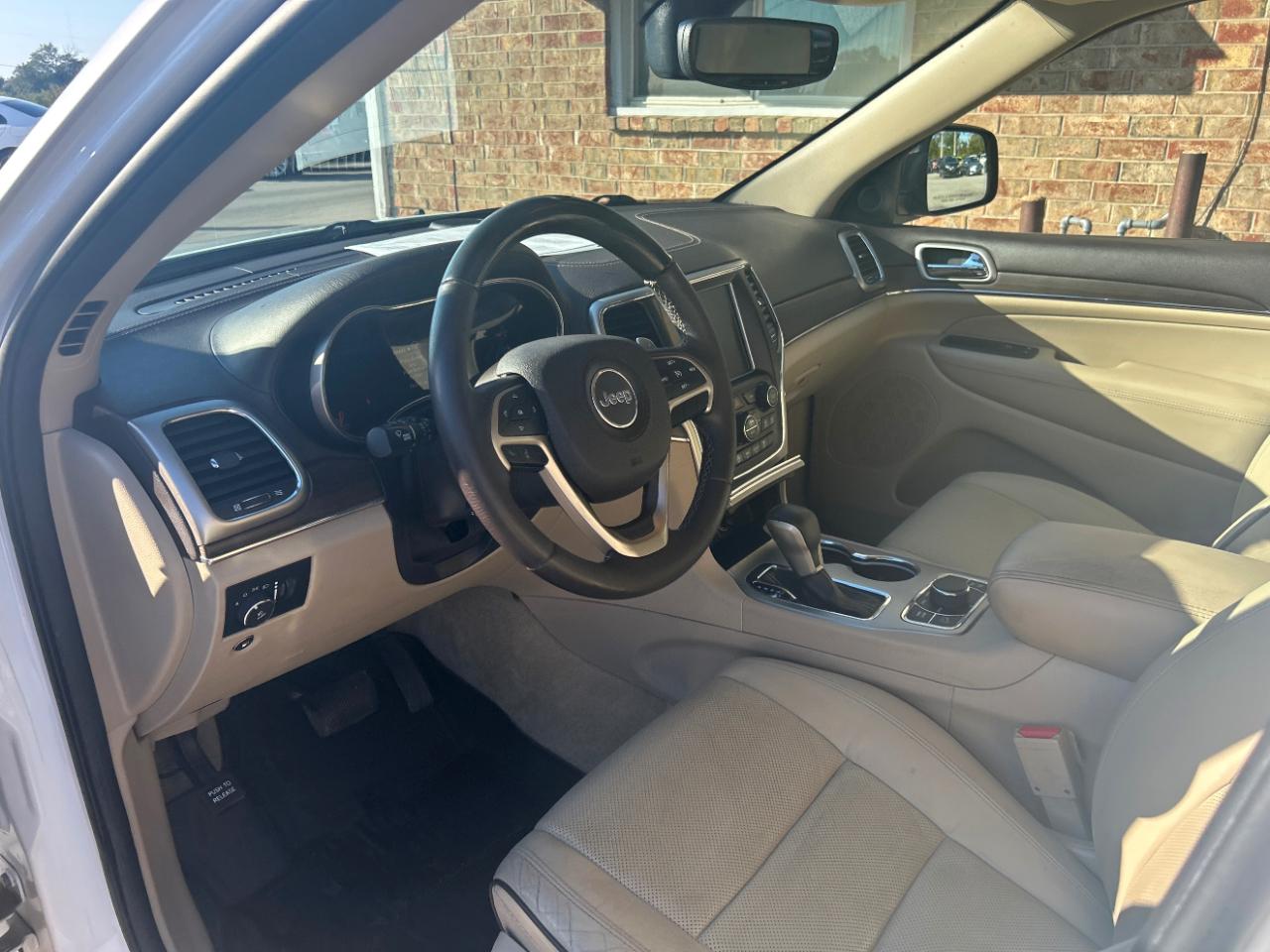 Jeep Grand Cherokee photo 19