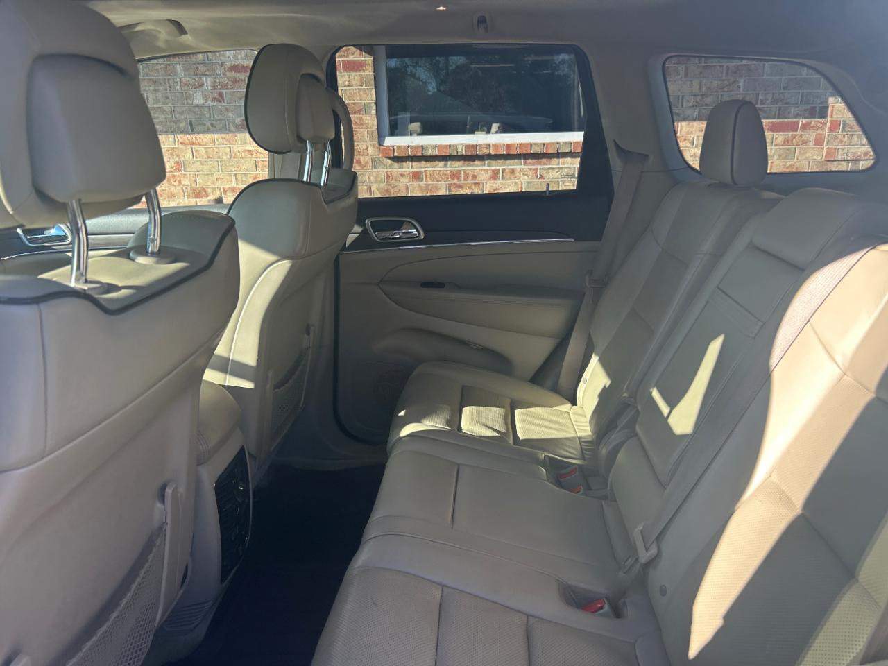Jeep Grand Cherokee photo 22