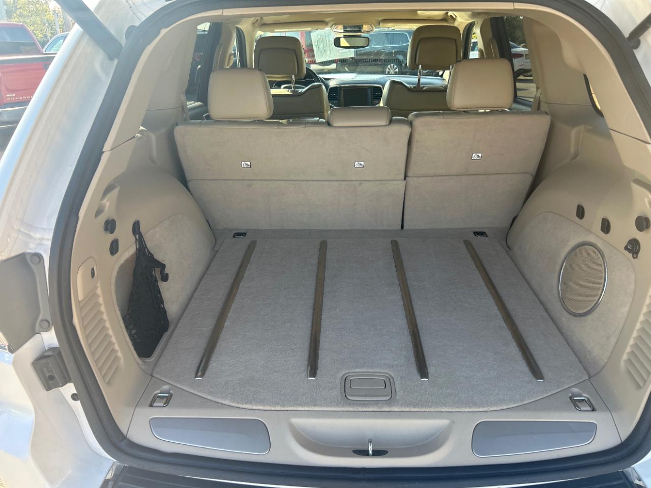 Jeep Grand Cherokee photo 23