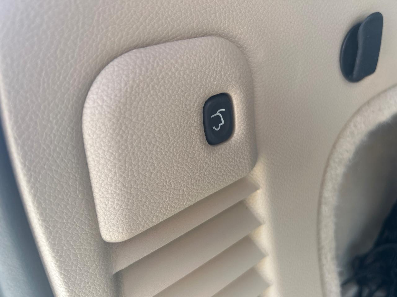 Jeep Grand Cherokee photo 24