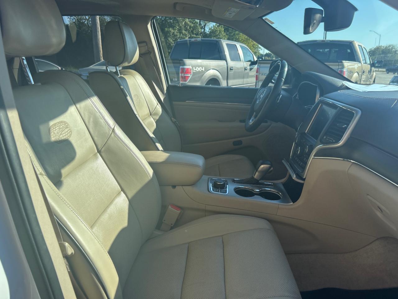 Jeep Grand Cherokee photo 26