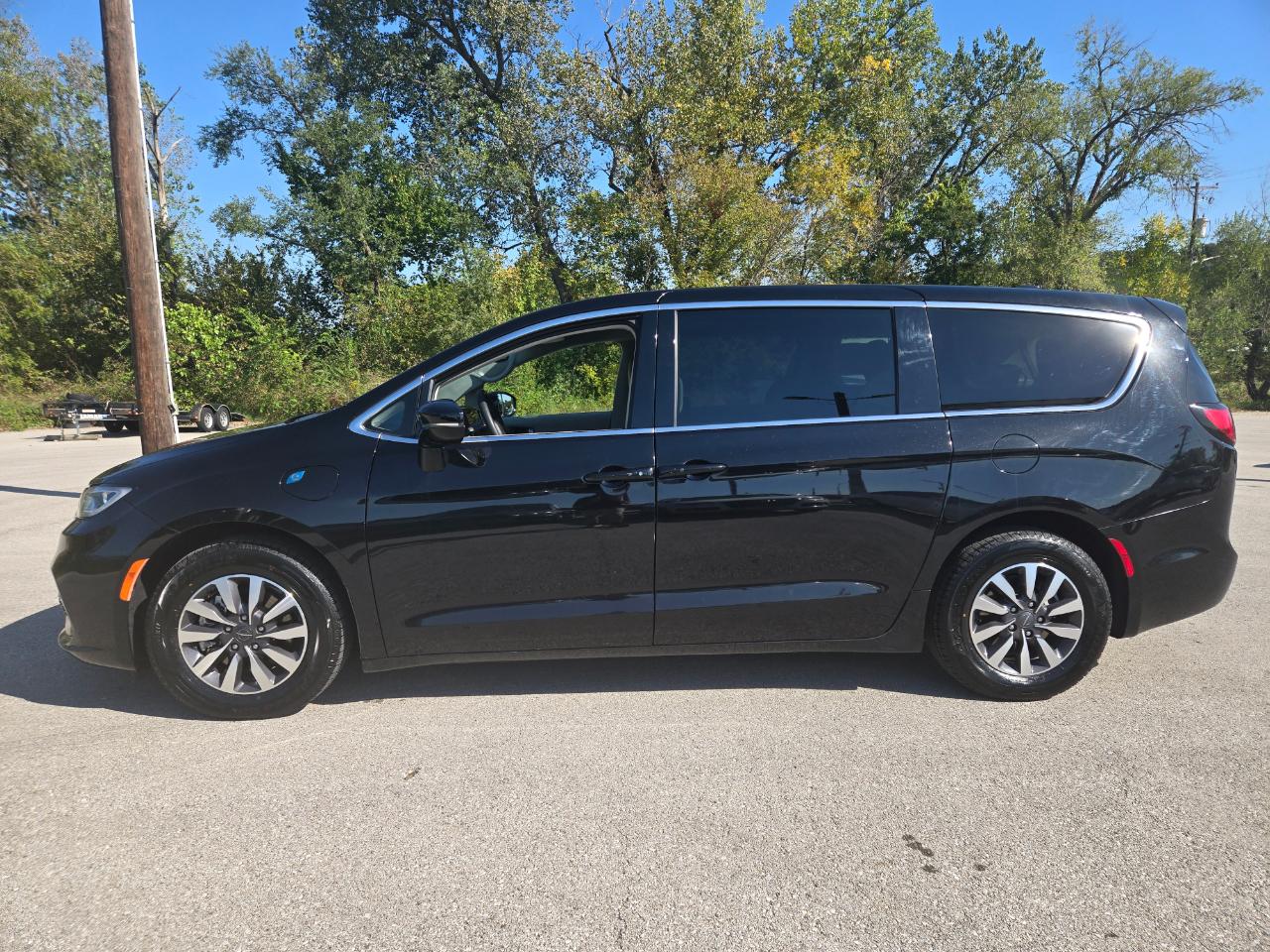 Chrysler Pacifica Hybrid Select FWD 2024