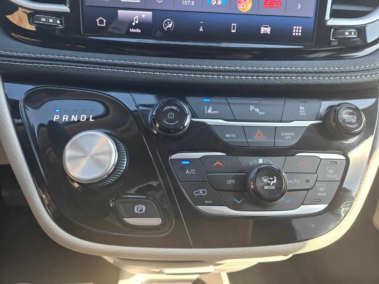 Chrysler Pacifica Hybrid Select FWD 2024