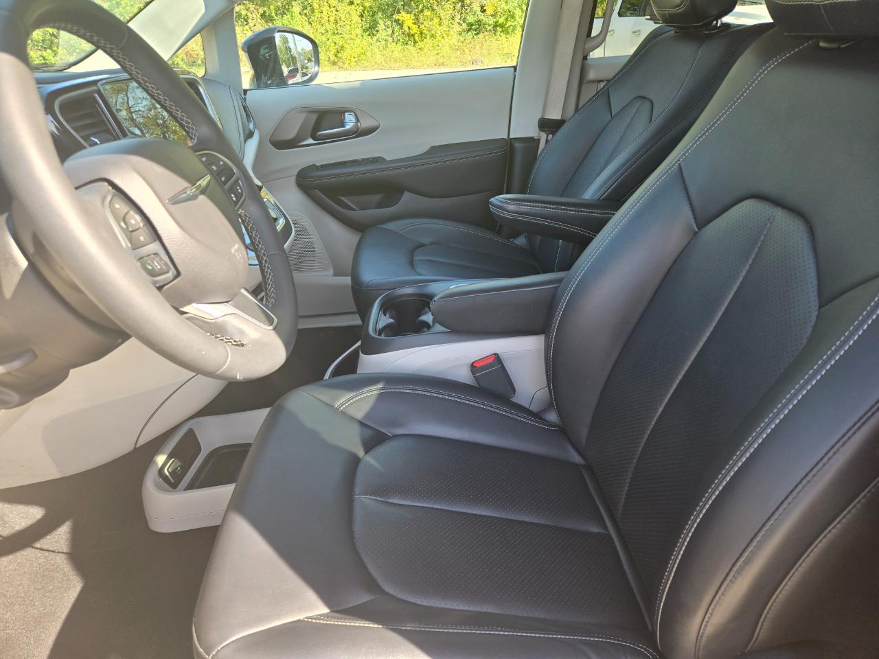 Chrysler Pacifica Hybrid Select FWD 2024