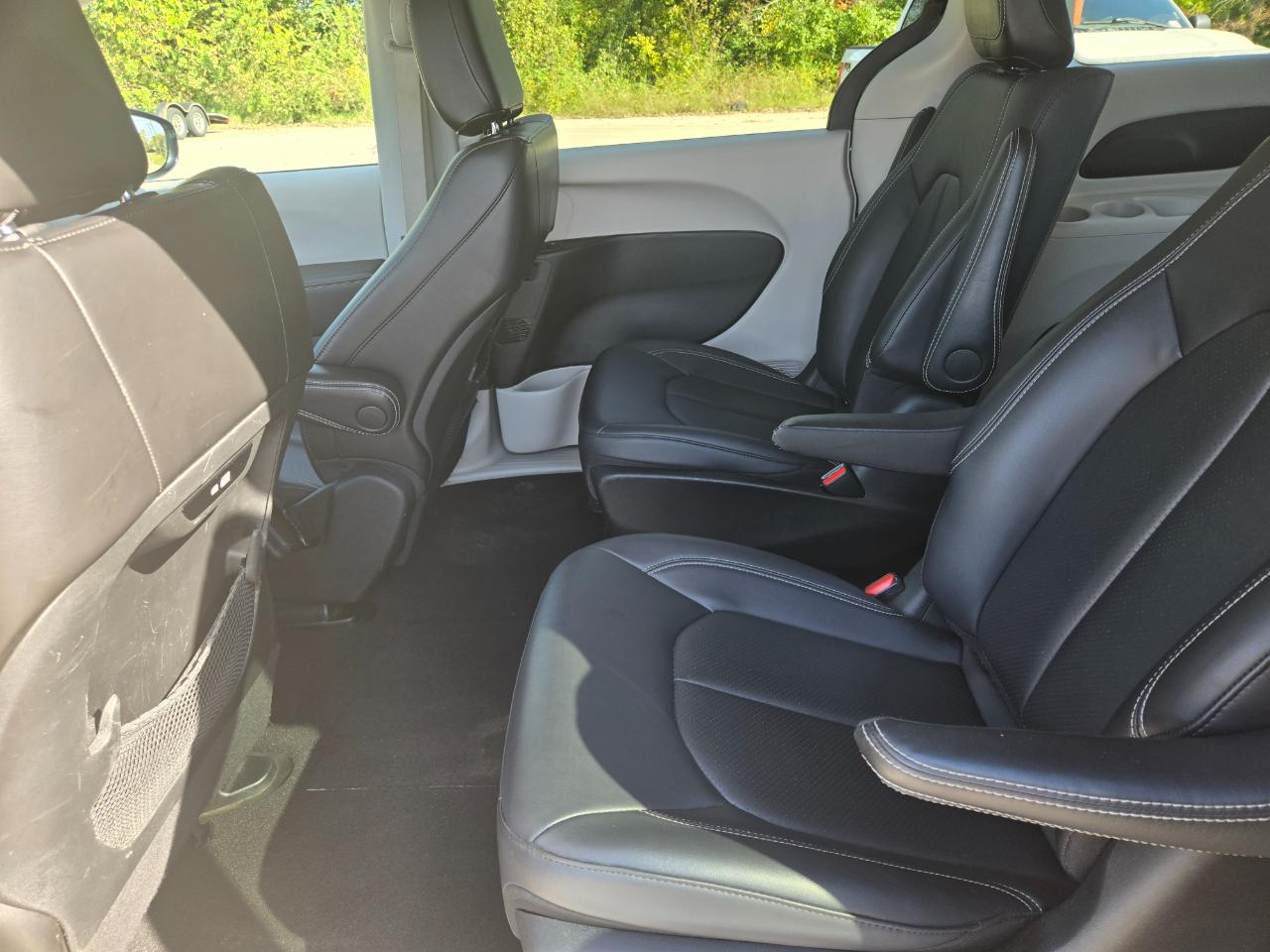 Chrysler Pacifica Hybrid Select FWD 2024