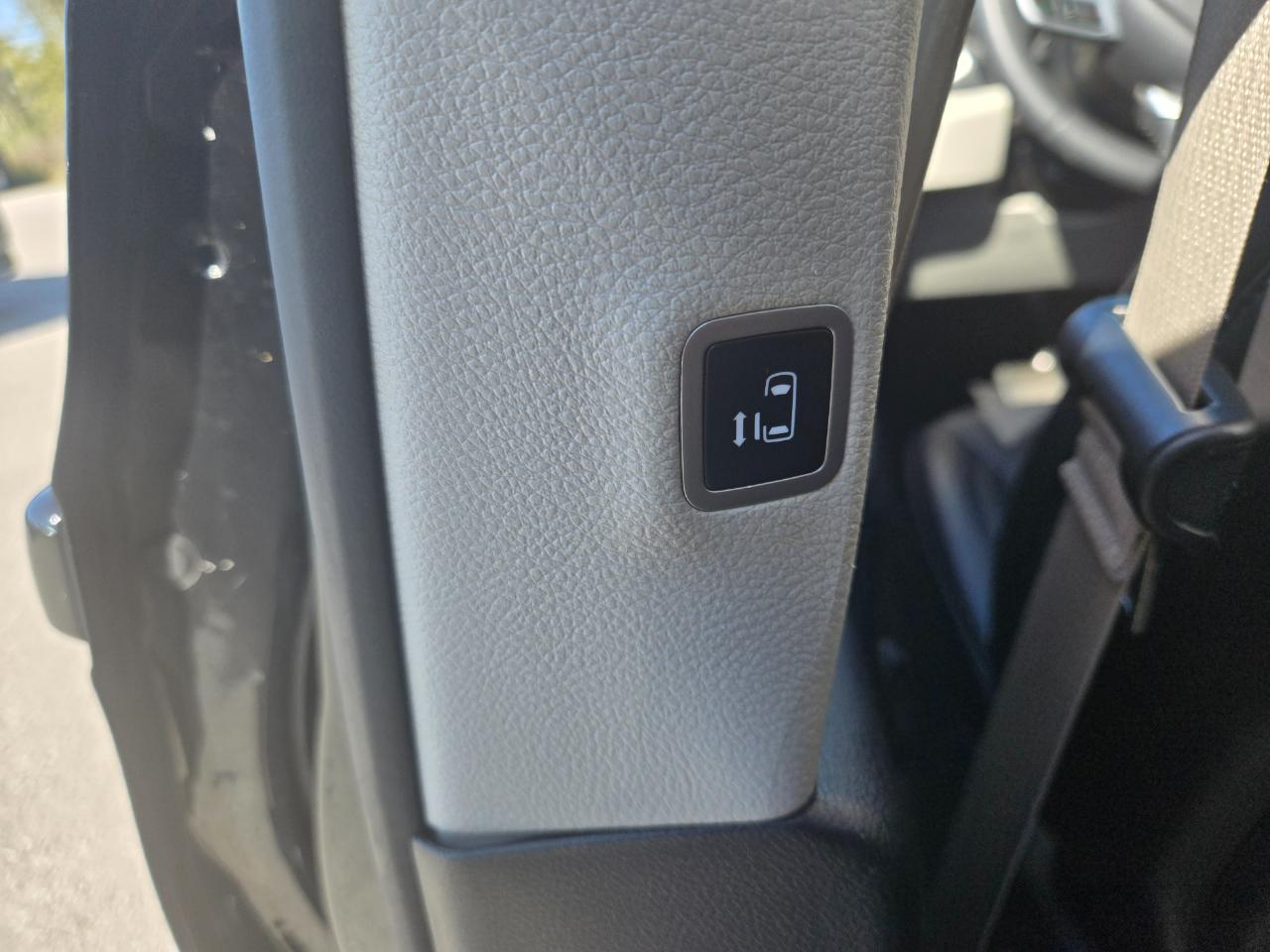 Chrysler Pacifica Hybrid Select FWD 2024