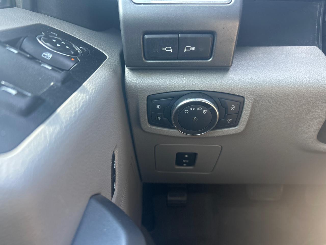Ford F-150 XL 4WD SuperCrew 5.5' Box 2017