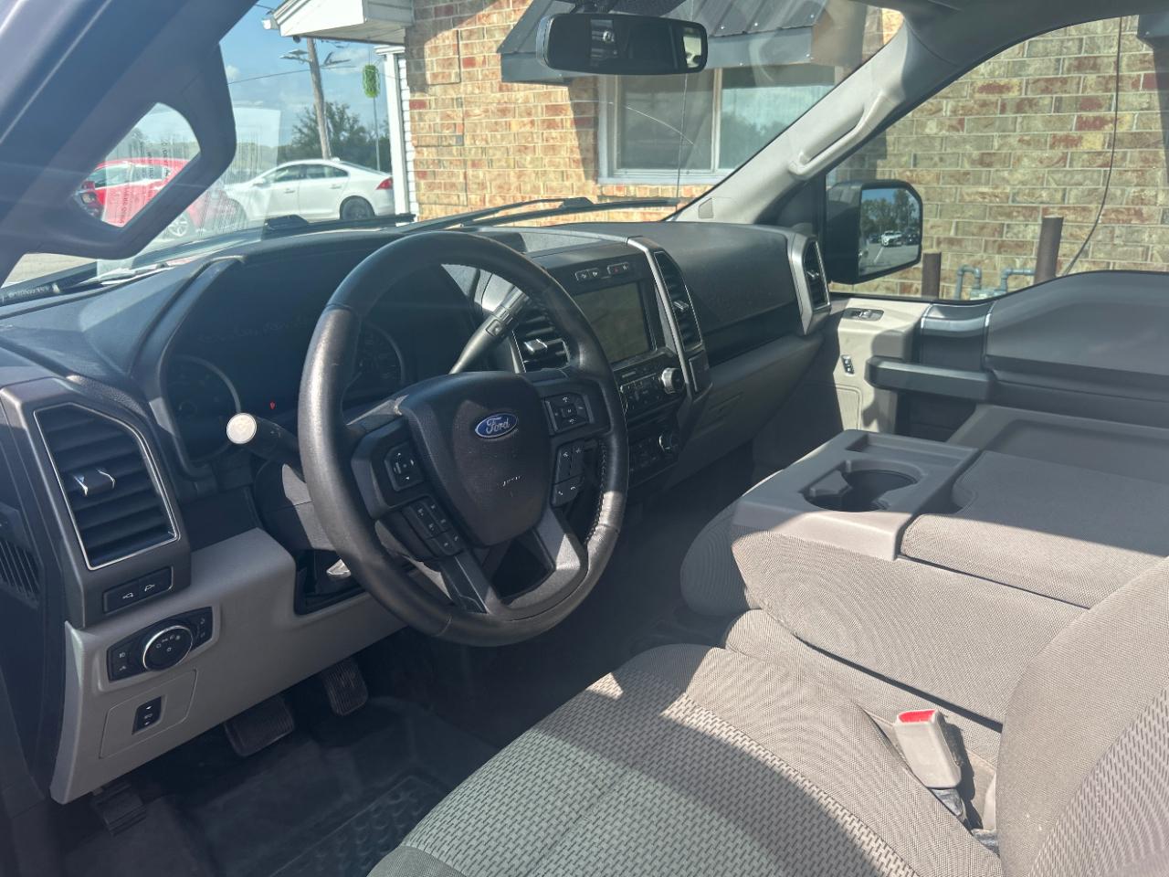 Ford F-150 XL 4WD SuperCrew 5.5' Box 2017